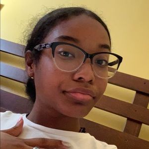 Meet your Posher, Liz